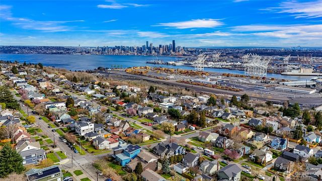 3607 SW Manning Street, Seattle, WA 98126