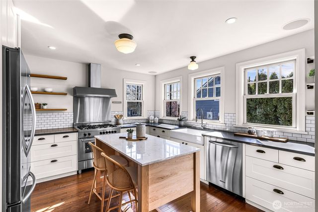 3607 SW Manning Street, Seattle, WA 98126