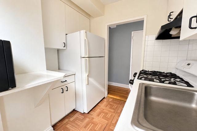 10221 63rd Rd Apt 53A, New York City, NY 11375