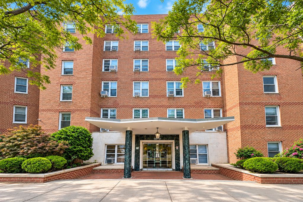 10221 63rd Rd Apt 53A, New York City, NY 11375
