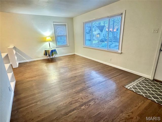 9921 Iveland Drive, Overland, MO 63114