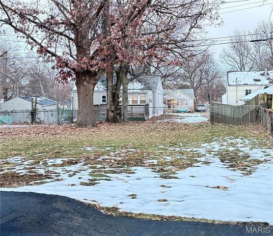 9921 Iveland Drive, Overland, MO 63114