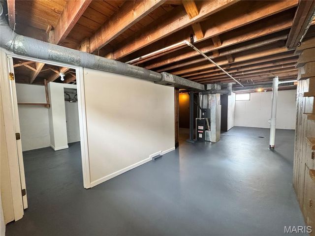 9921 Iveland Drive, Overland, MO 63114