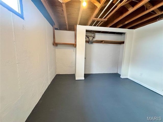 9921 Iveland Drive, Overland, MO 63114