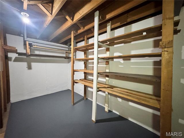 9921 Iveland Drive, Overland, MO 63114