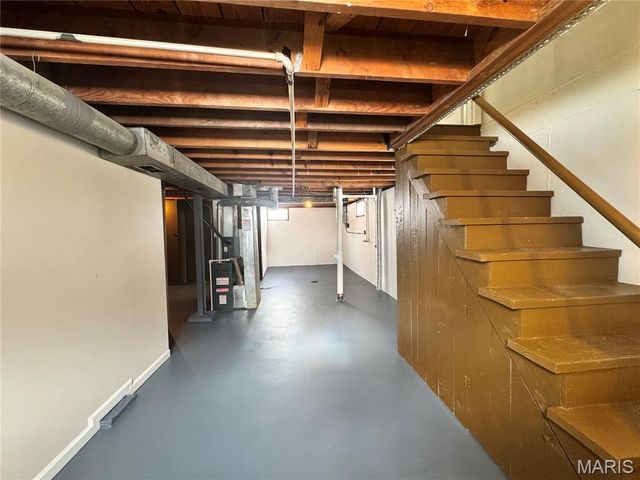 9921 Iveland Drive, Overland, MO 63114