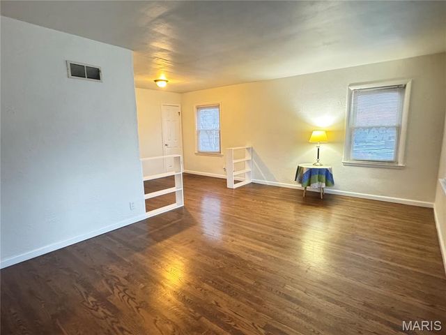 9921 Iveland Drive, Overland, MO 63114