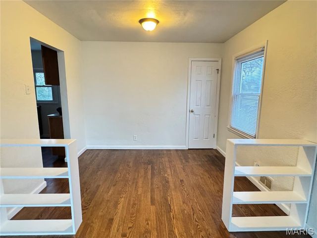 9921 Iveland Drive, Overland, MO 63114