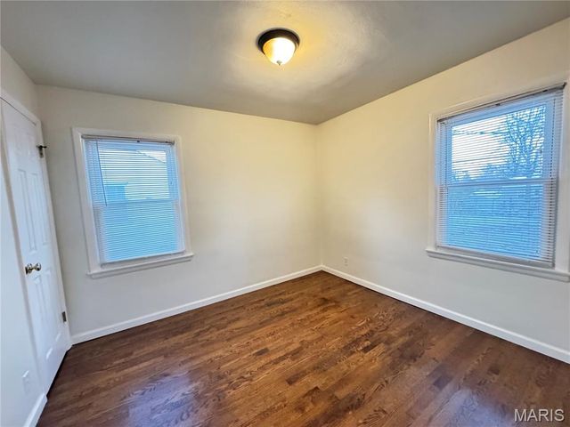 9921 Iveland Drive, Overland, MO 63114