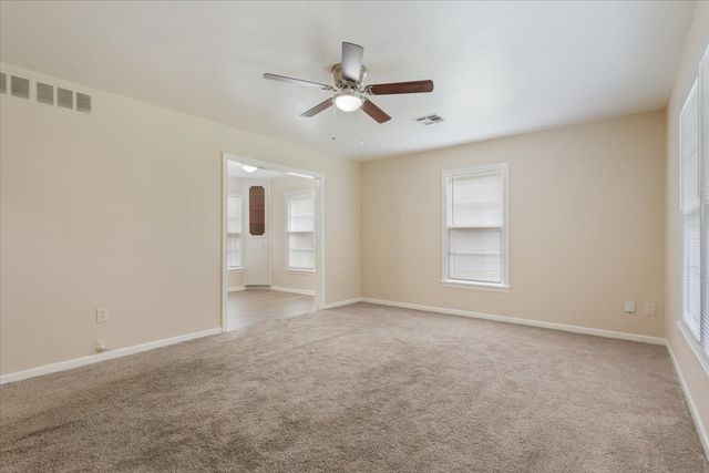 212 Avenue E, Lacy Lakeview, TX 76705