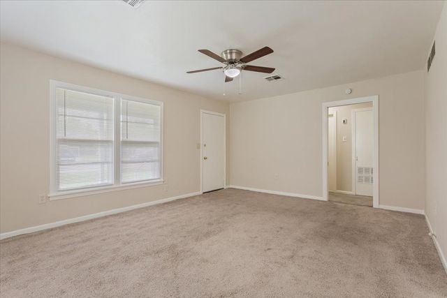 212 Avenue E, Lacy Lakeview, TX 76705