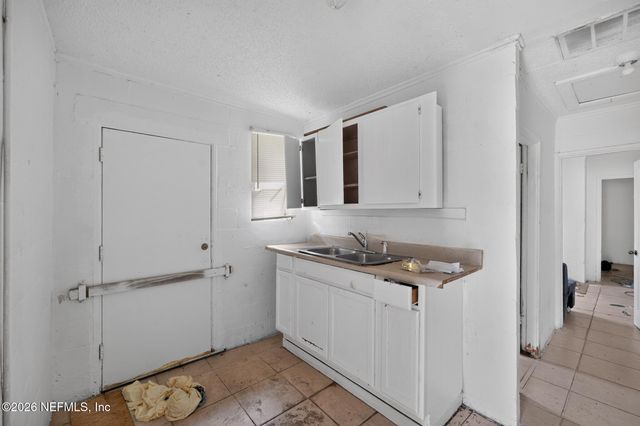 1421 CLEVELAND Street, Jacksonville, FL 32209