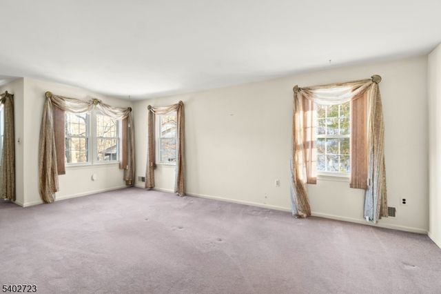 9 Killdeer Dr, Allamuchy Twp., NJ 07840