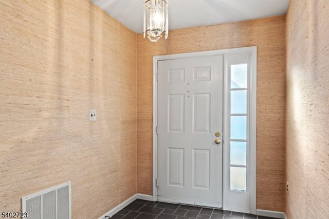 9 Killdeer Dr, Allamuchy Twp., NJ 07840