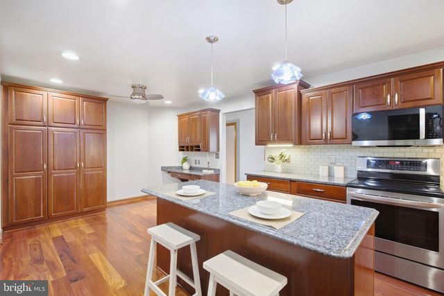 8206 SAGRAMORE RD, Baltimore, MD 21237
