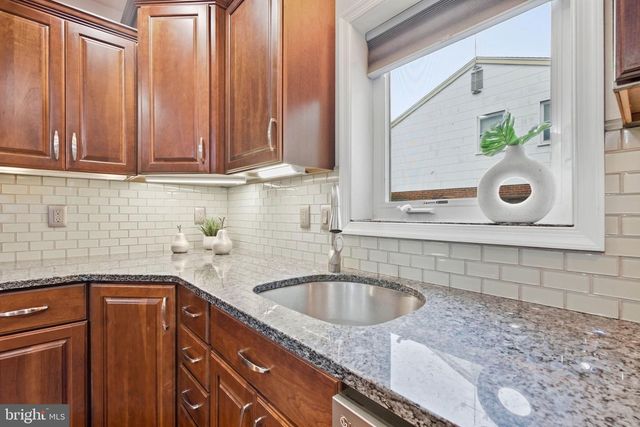 8206 SAGRAMORE RD, Baltimore, MD 21237