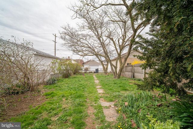 718 LINDEN AVENUE, Hanover, PA 17331