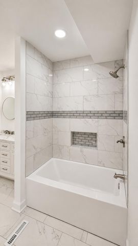 5042 Reading Avenue, East Chicago, IN 46312