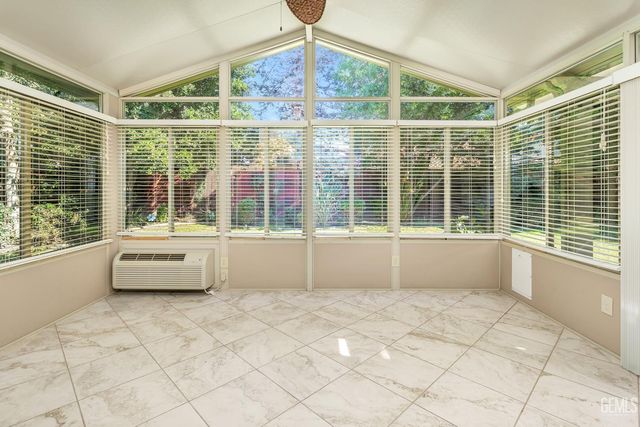 2608 English Oak Drive, Bakersfield, CA 93311