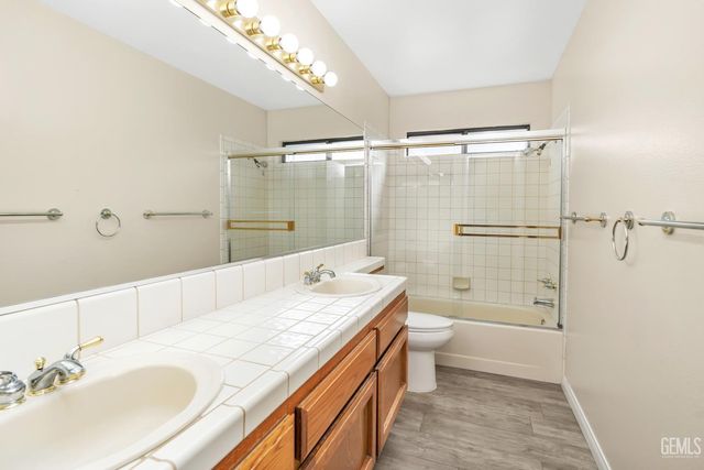 2608 English Oak Drive, Bakersfield, CA 93311