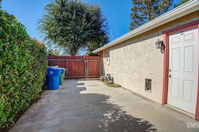 2608 English Oak Drive, Bakersfield, CA 93311