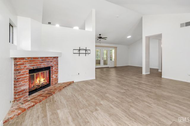 2608 English Oak Drive, Bakersfield, CA 93311