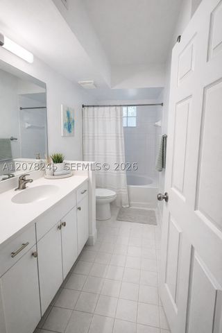 17125 N Bay Rd 3105, Sunny Isles Beach, FL 33160