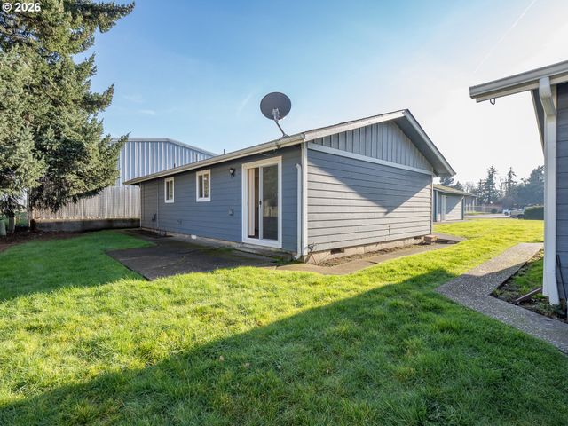1591 JAMES St, Woodburn, OR 97071