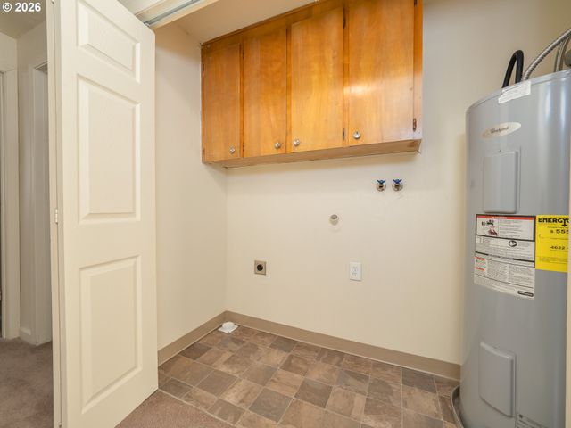 1591 JAMES St, Woodburn, OR 97071