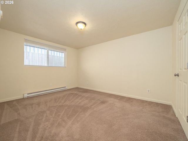 1591 JAMES St, Woodburn, OR 97071