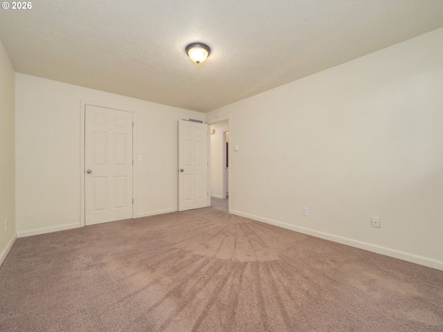 1591 JAMES St, Woodburn, OR 97071