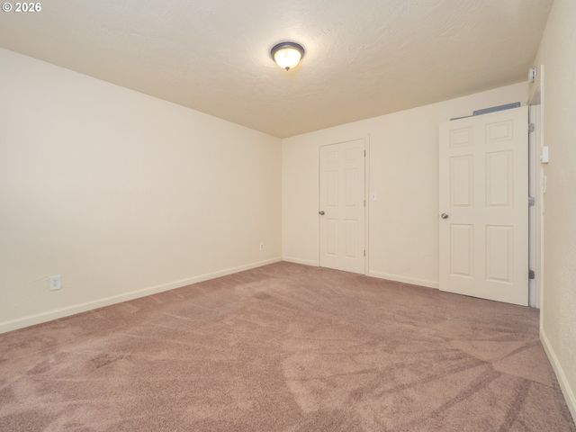 1591 JAMES St, Woodburn, OR 97071