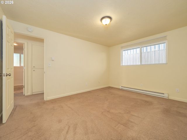 1591 JAMES St, Woodburn, OR 97071