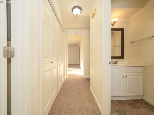 1591 JAMES St, Woodburn, OR 97071