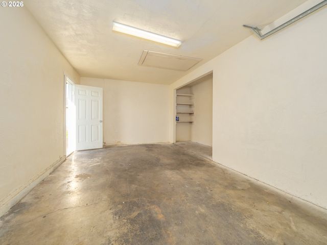 1591 JAMES St, Woodburn, OR 97071