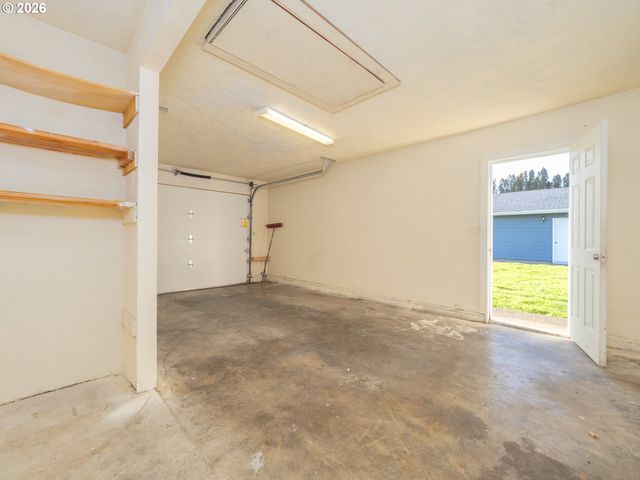 1591 JAMES St, Woodburn, OR 97071