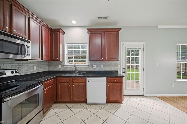 2024 Sweetwood DR, Suffolk, VA 23434