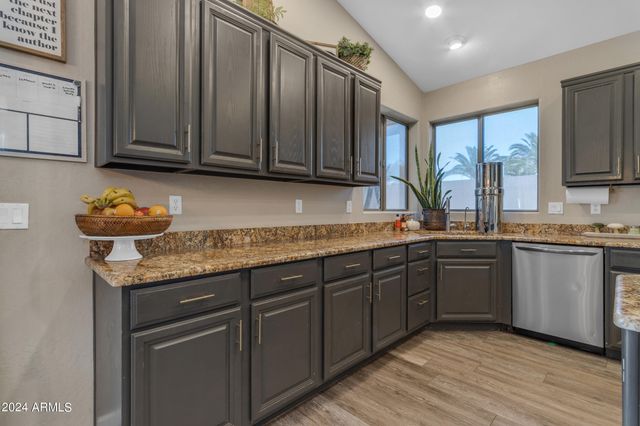 1805 E APPALOOSA Road, Gilbert, AZ 85296