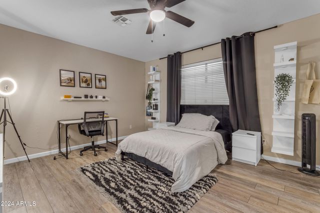 1805 E APPALOOSA Road, Gilbert, AZ 85296