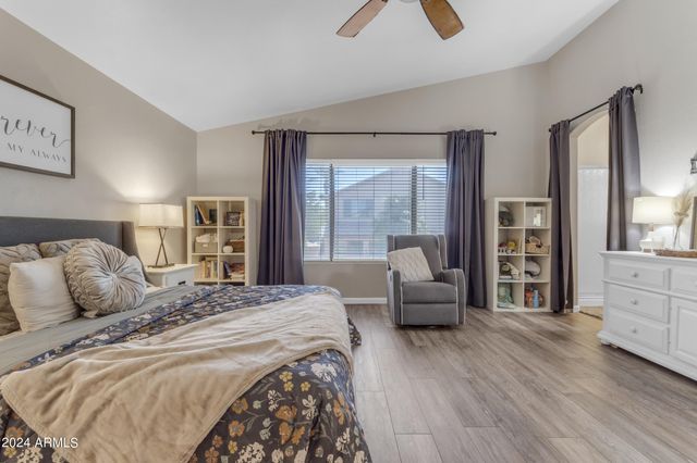 1805 E APPALOOSA Road, Gilbert, AZ 85296