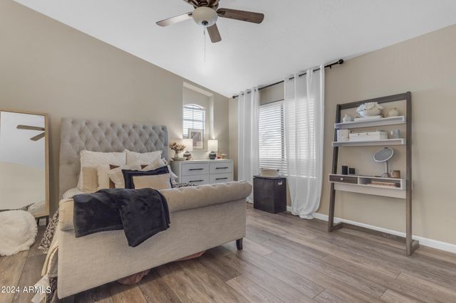 1805 E APPALOOSA Road, Gilbert, AZ 85296