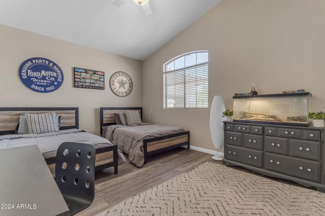 1805 E APPALOOSA Road, Gilbert, AZ 85296