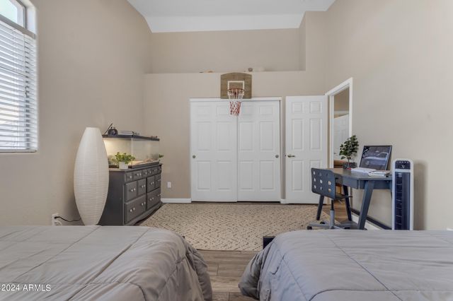 1805 E APPALOOSA Road, Gilbert, AZ 85296