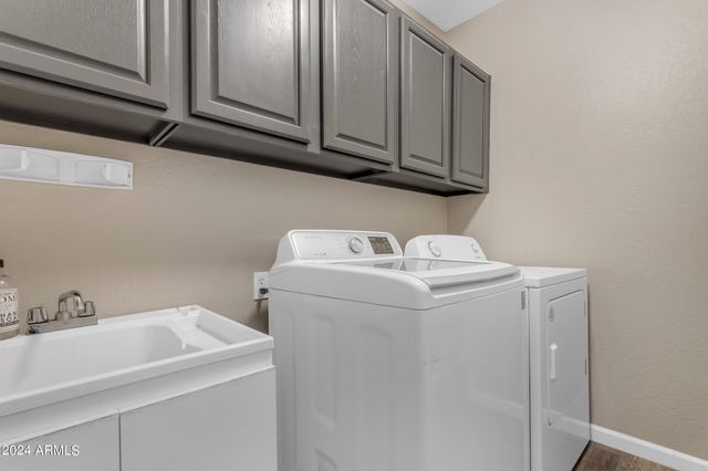 1805 E APPALOOSA Road, Gilbert, AZ 85296