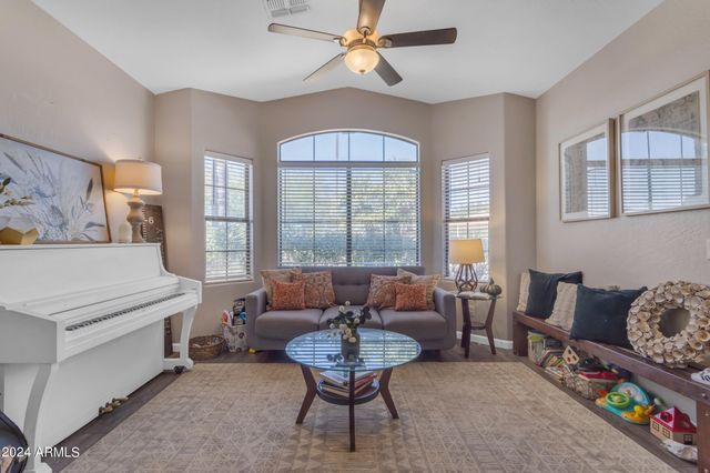 1805 E APPALOOSA Road, Gilbert, AZ 85296