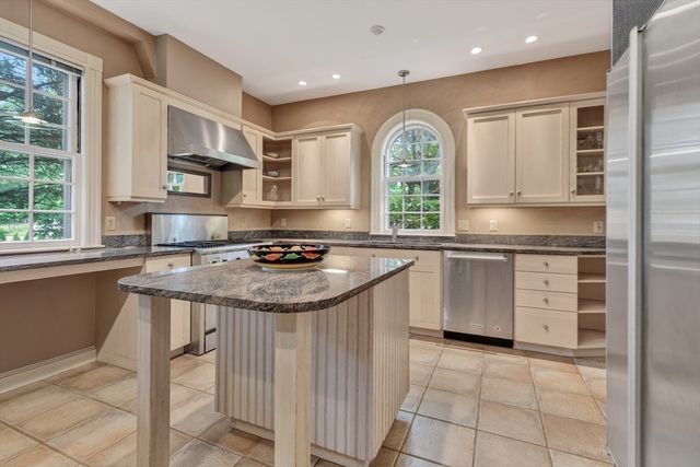 231 Waverley Ave, Newton, MA 02458