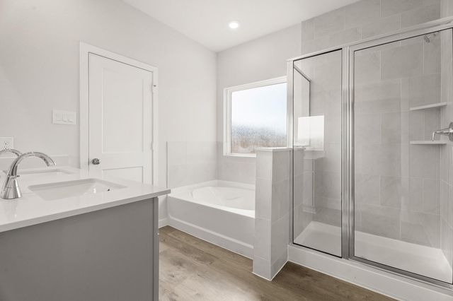 755 Woodhaven Lakes Drive, La Marque, TX 77568