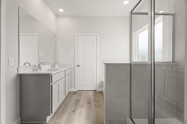 755 Woodhaven Lakes Drive, La Marque, TX 77568