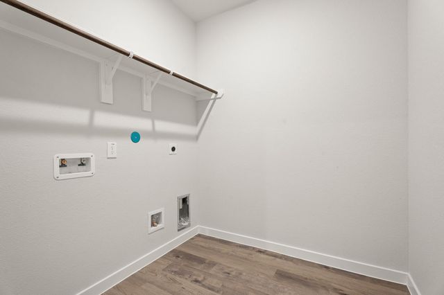 755 Woodhaven Lakes Drive, La Marque, TX 77568