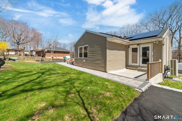 327 Lakeside Boulevard West, Waterbury, CT 06708